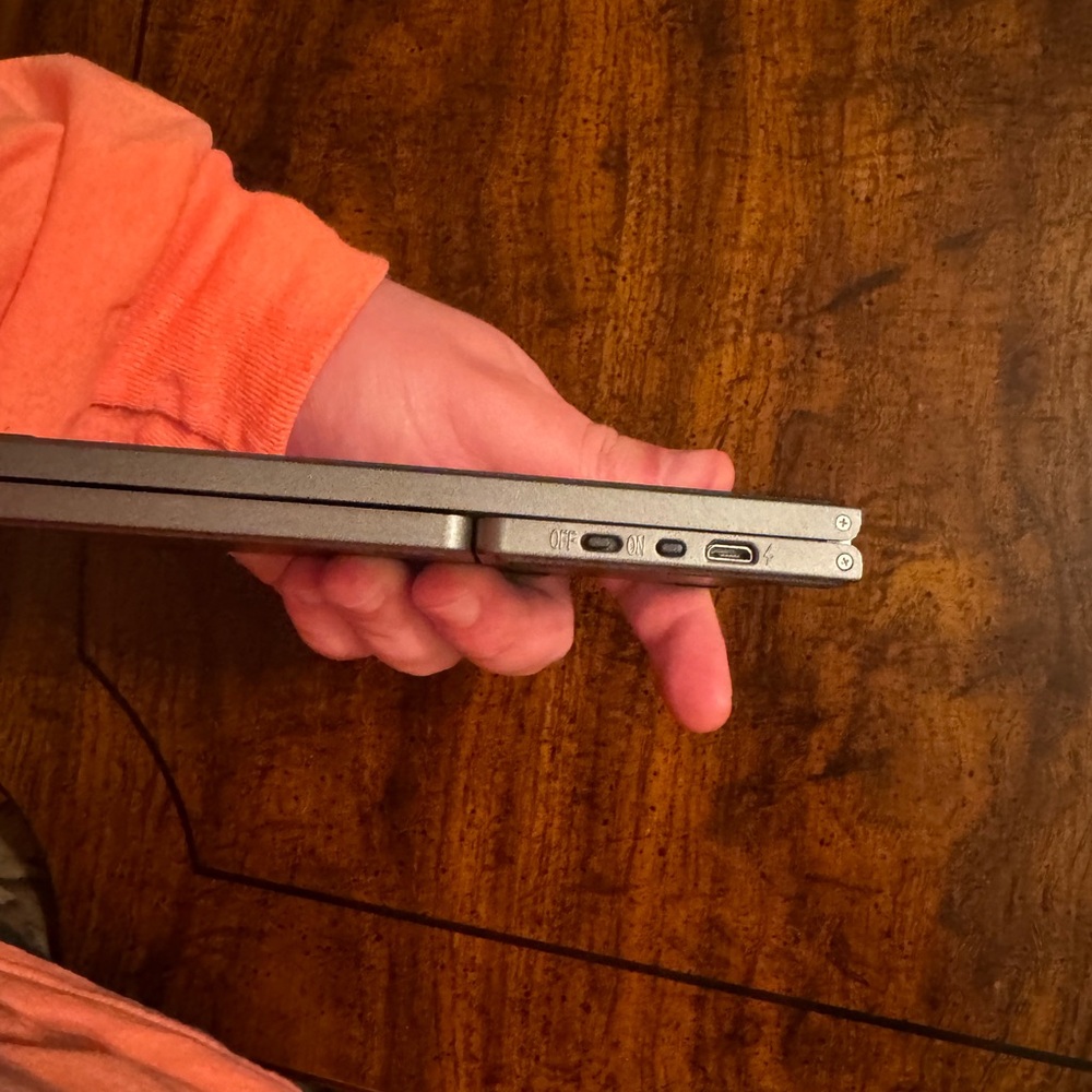 Foldable Silver Keyboard - Picture 4 of 5